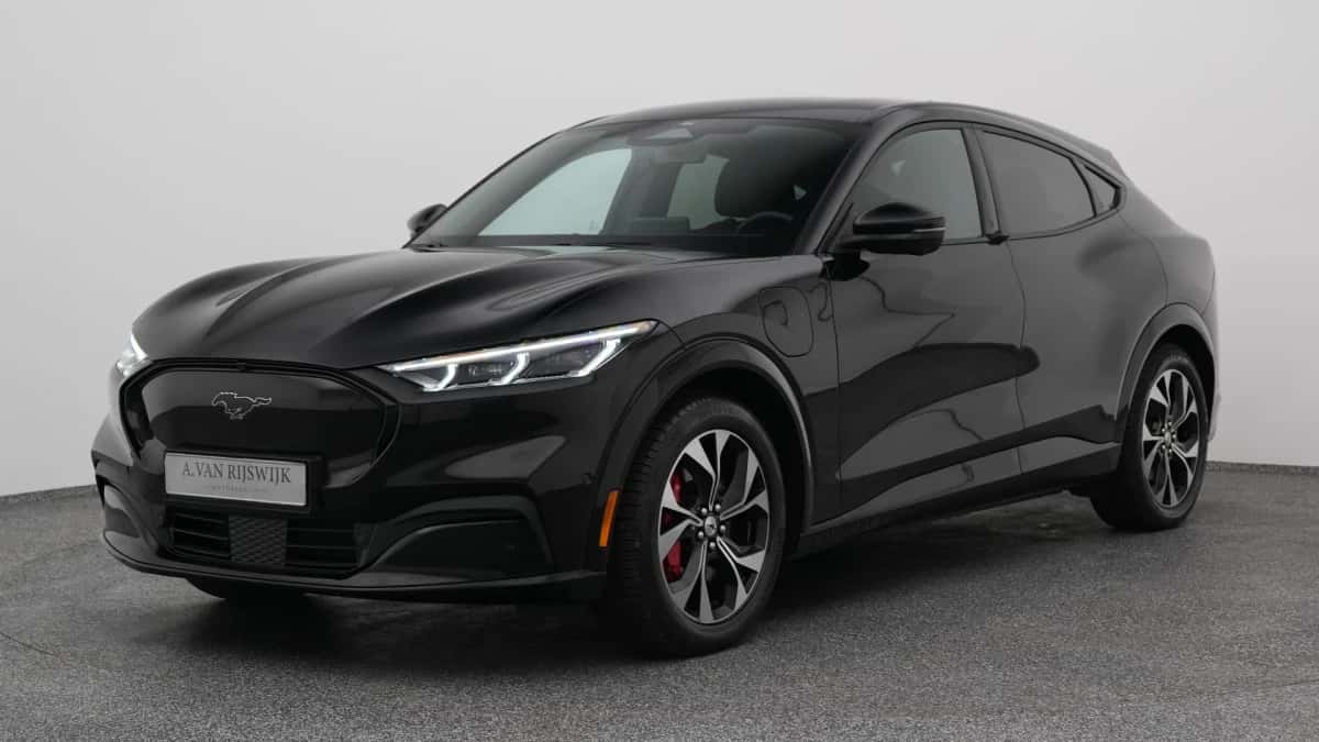 Ford Mustang (2024) — foto 1