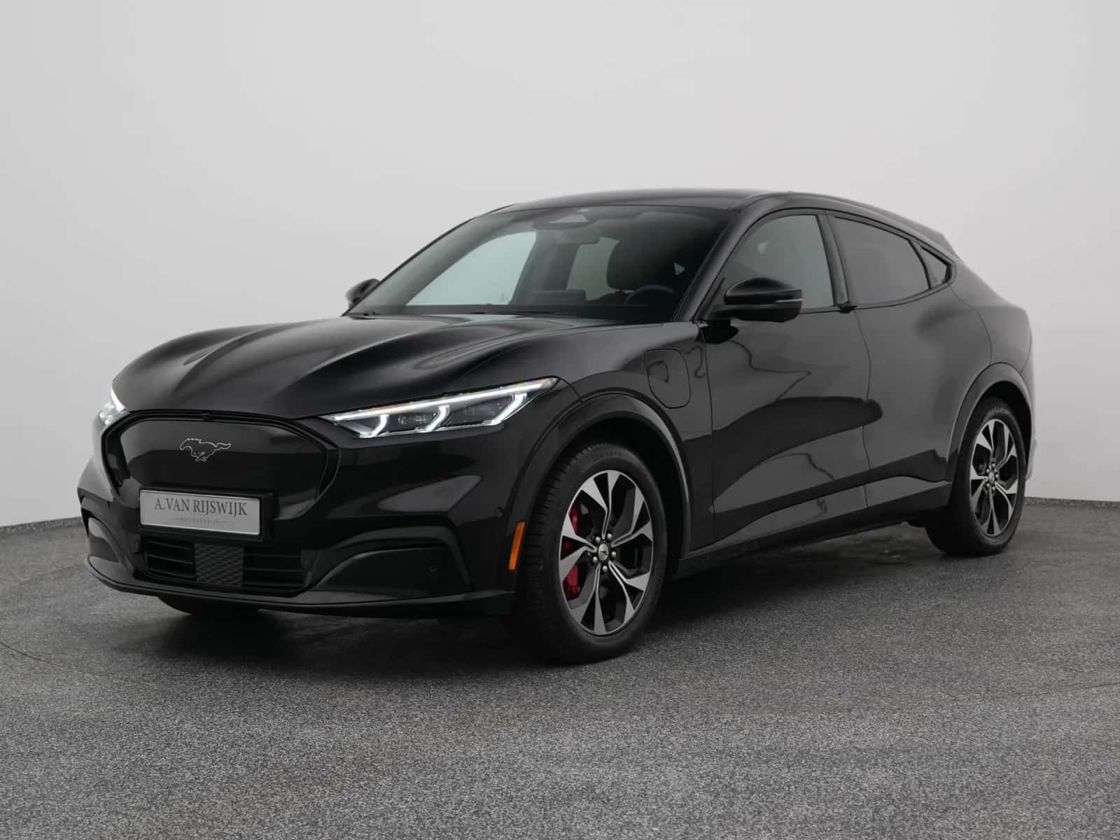 Ford Mustang (2024) — foto 1