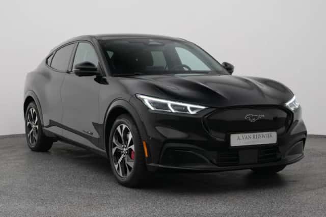 Ford Mustang (2024) thumbnail 2