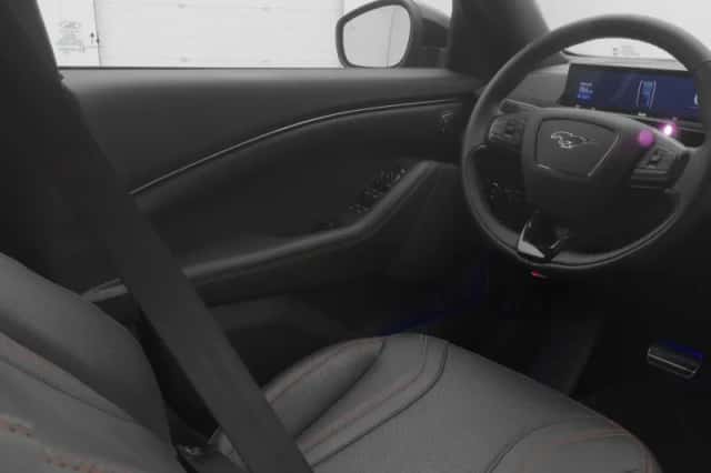 Ford Mustang (2024) thumbnail 12