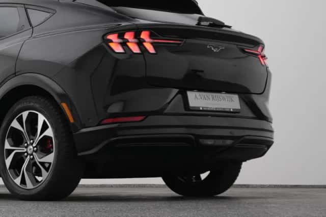 Ford Mustang (2024) thumbnail 23
