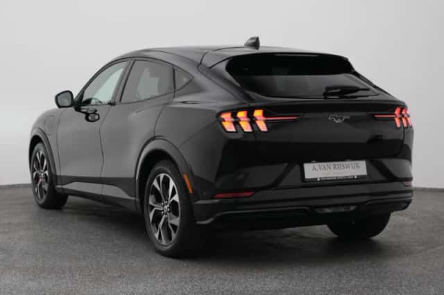 Ford Mustang (2024) thumbnail 6