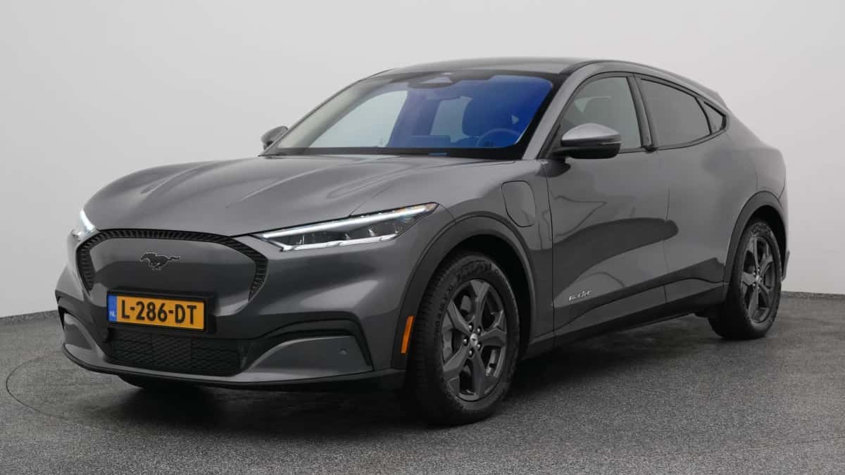 Ford Mustang (2021) — foto 1