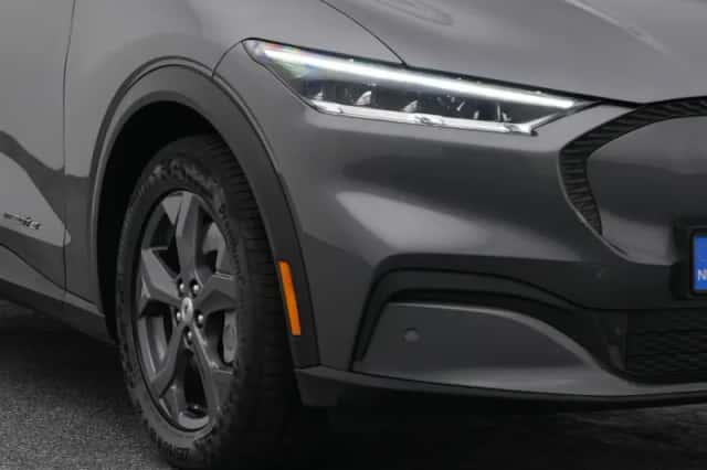 Ford Mustang (2021) thumbnail 18