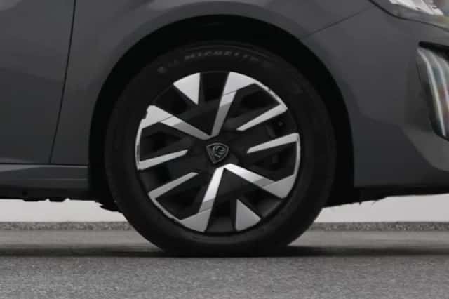 Peugeot 208 (2024) thumbnail 42