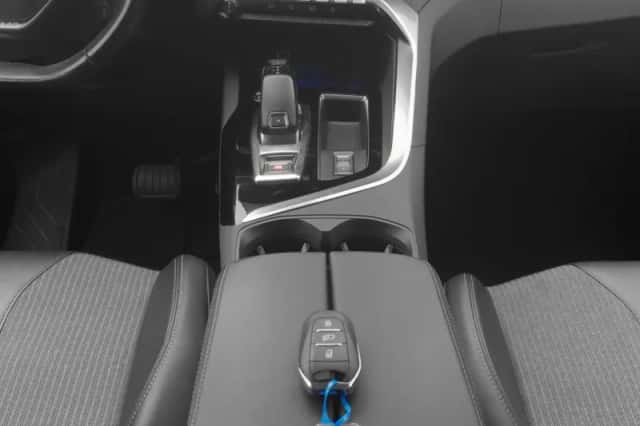 Peugeot 3008 (2022) thumbnail 12