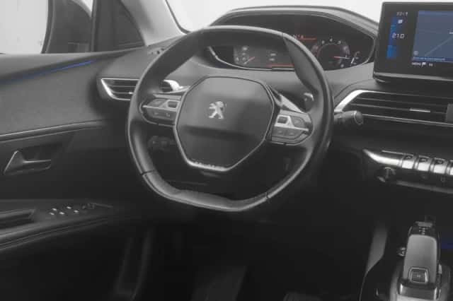 Peugeot 3008 (2022) thumbnail 7