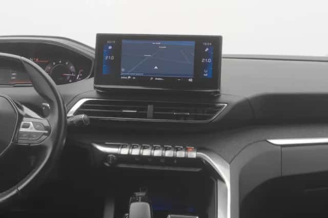 Peugeot 3008 (2022) thumbnail 8