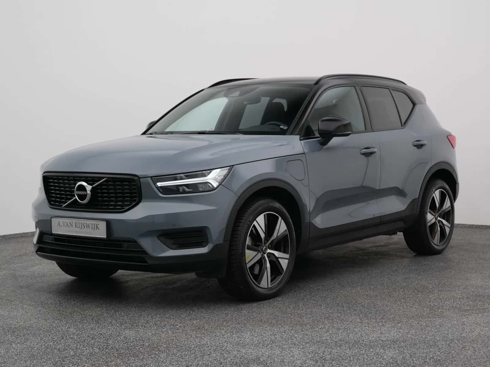 Volvo XC40 (2021) — foto 1