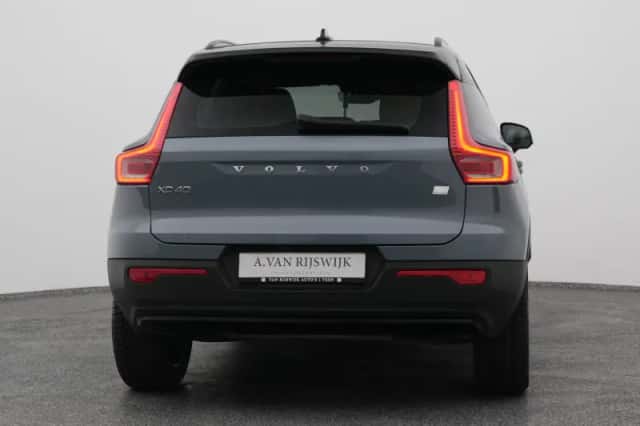 Volvo XC40 (2021) thumbnail 10