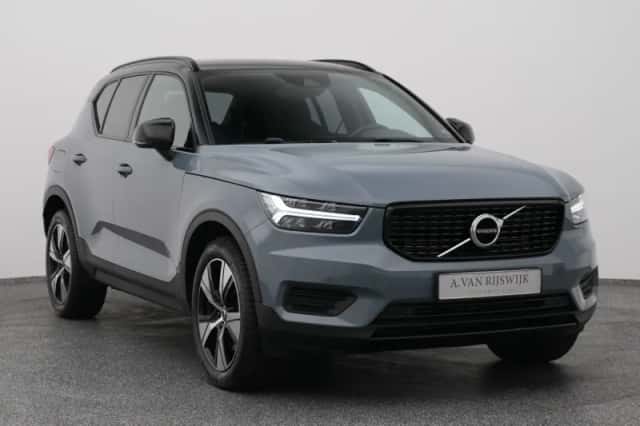 Volvo XC40 (2021) thumbnail 2