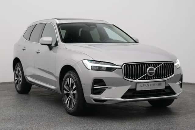 Volvo XC60 (2021) thumbnail 2