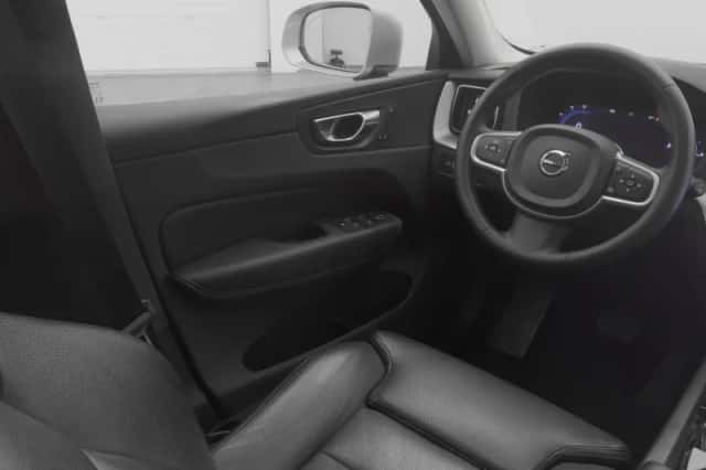 Volvo XC60 (2021) thumbnail 11