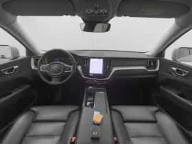 Volvo XC60 (2021) thumbnail 3