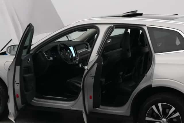Volvo XC60 (2021) thumbnail 33
