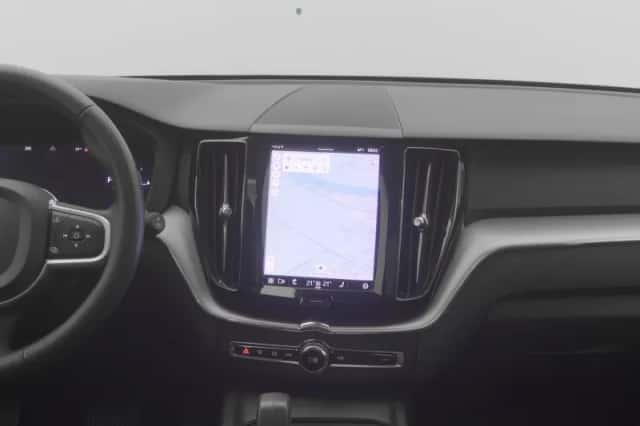 Volvo XC60 (2021) thumbnail 8