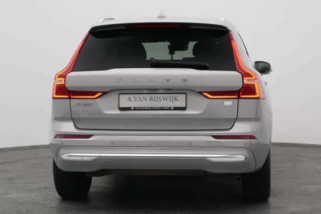 Volvo XC60 (2021) thumbnail 10