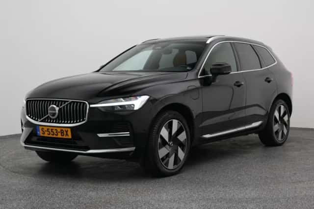 Volvo XC60 (2023) thumbnail 1