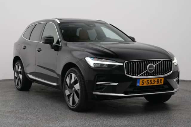 Volvo XC60 (2023) thumbnail 2