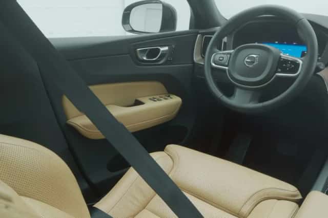 Volvo XC60 (2023) thumbnail 11