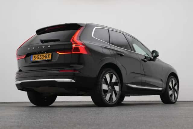 Volvo XC60 (2023) thumbnail 16