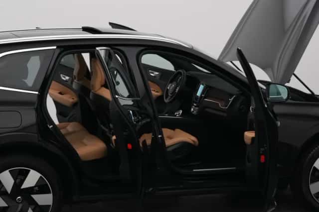 Volvo XC60 (2023) thumbnail 34