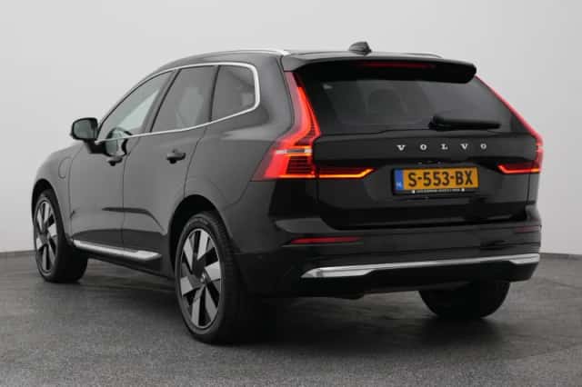 Volvo XC60 (2023) thumbnail 5