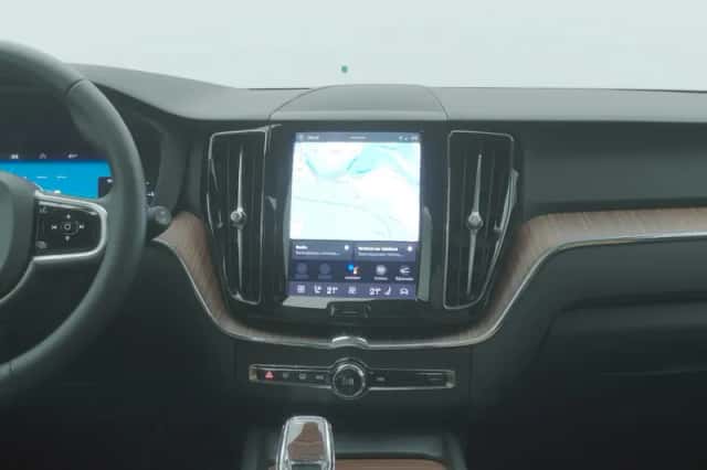 Volvo XC60 (2023) thumbnail 8