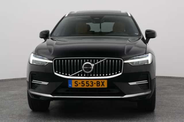 Volvo XC60 (2023) thumbnail 9