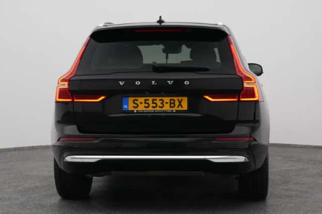 Volvo XC60 (2023) thumbnail 10