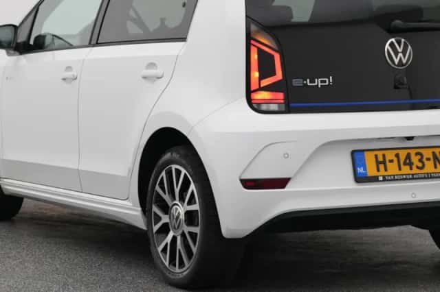 Volkswagen E-Up! (2020) thumbnail 19