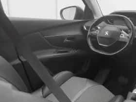 Peugeot 3008 (2021) thumbnail 11