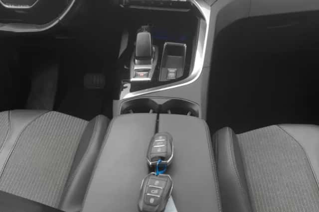 Peugeot 3008 (2021) thumbnail 12
