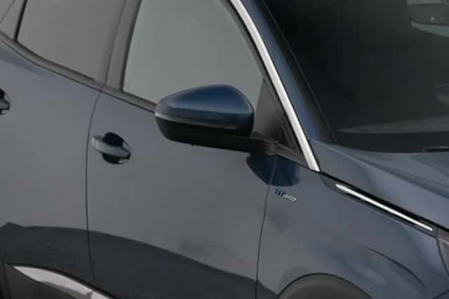 Peugeot 3008 (2021) thumbnail 23