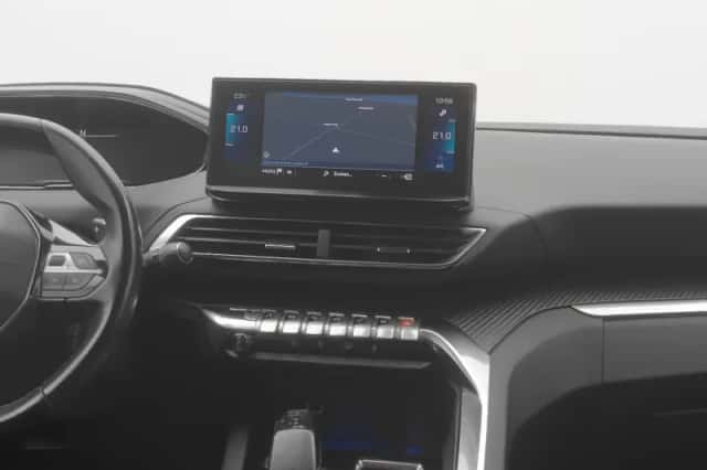 Peugeot 3008 (2021) thumbnail 8