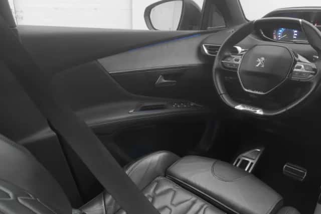 Peugeot 3008 (2022) thumbnail 11
