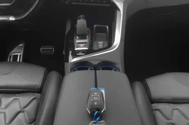 Peugeot 3008 (2022) thumbnail 12