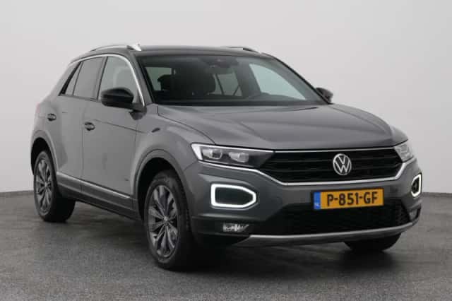 Volkswagen T-Roc (2022) thumbnail 2