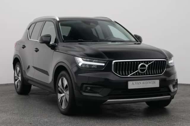 Volvo XC40 (2022) thumbnail 2