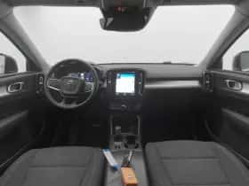 Volvo XC40 (2022) thumbnail 3