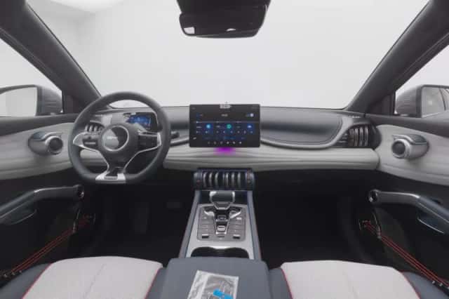 BYD Atto (2024) thumbnail 3