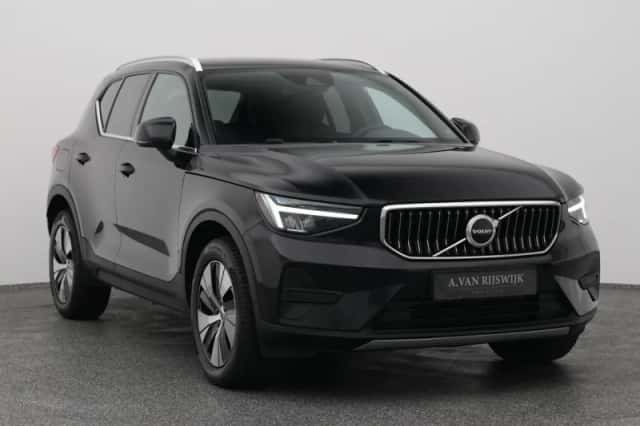 Volvo XC40 (2023) thumbnail 2