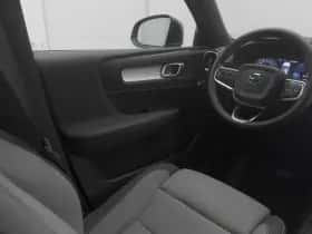 Volvo XC40 (2023) thumbnail 11