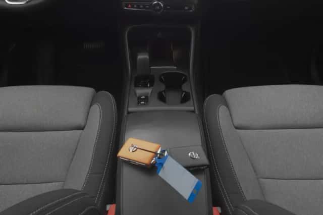 Volvo XC40 (2023) thumbnail 12