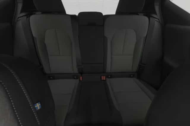 Volvo XC40 (2023) thumbnail 4
