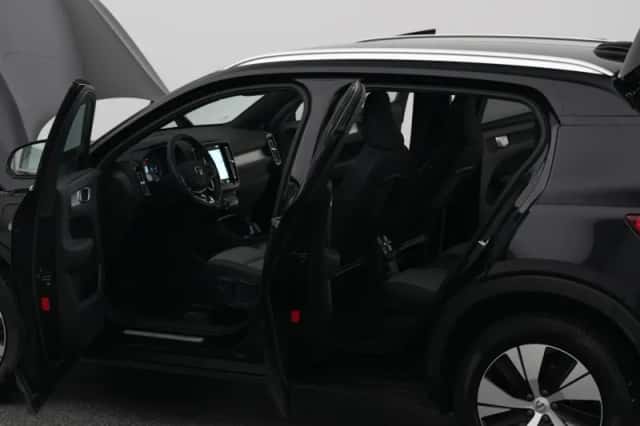 Volvo XC40 (2023) thumbnail 33