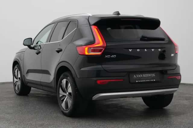 Volvo XC40 (2023) thumbnail 5