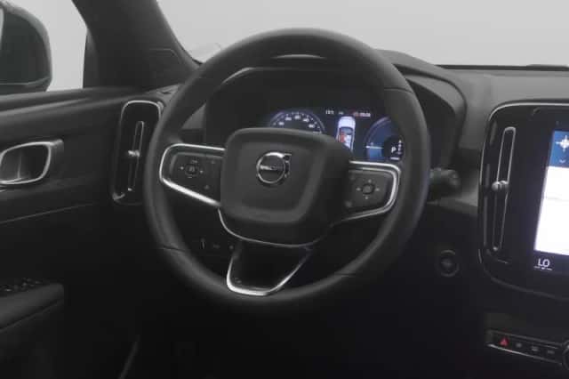 Volvo XC40 (2023) thumbnail 7