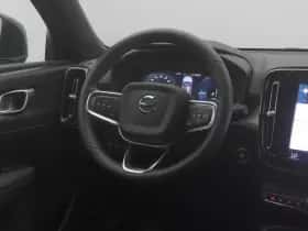 Volvo XC40 (2023) thumbnail 7