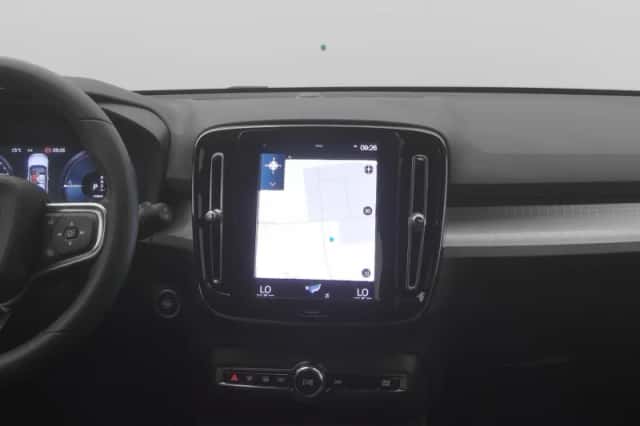 Volvo XC40 (2023) thumbnail 8